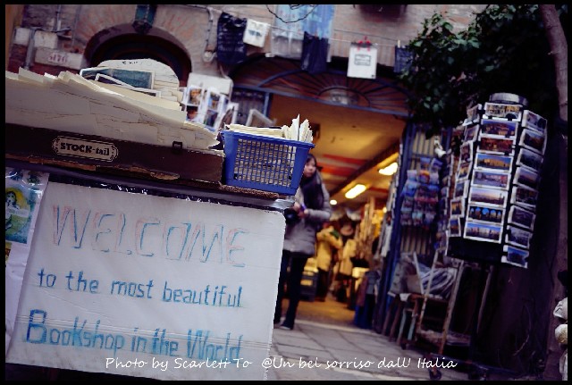 Libreria acqua alta8
